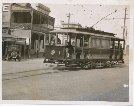 ESCo Bendigo No. 1 arriving at Eaglehawk terminus