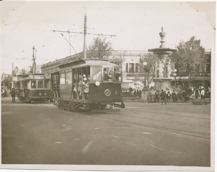 SECV / ESCo Bendigo trams 1 & 2 at Charing Cross
