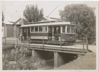 Photograph - Black & White Photograph/s, Wal Jack, 10/04/1950 12:00:00 AM