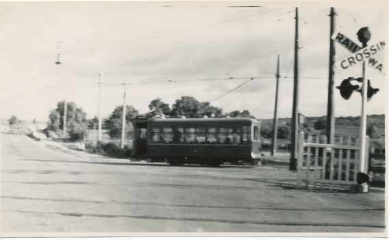 SECV  Bendigo Birney No. 30 leaving North Bendigo terminus