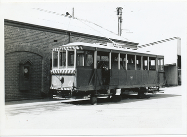 SECV  Bendigo Scrubber tram lifted