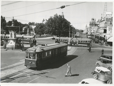 SECV Bendigo  Charing Cross with three bogie trams