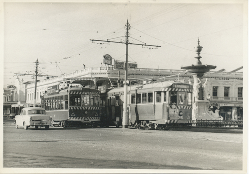 SECV Bendigo  Birney No. 28 and Bogie tram No. 25 Bendigo, at Charing Cross