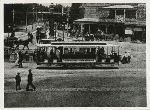 Photo of an ESCo tram at Charing Cross