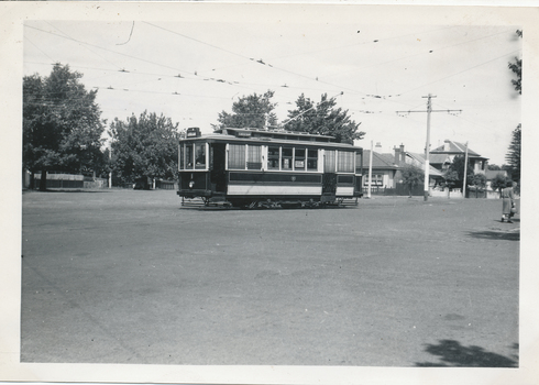 SECV Geelong 1 turning out of Ryrie St.