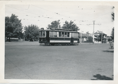SECV Geelong 1 turning out of Ryrie St.