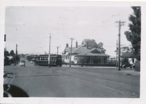 SECV Geelong 18 turning from Pakington into Aberdeen St.