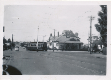 SECV Geelong 18 turning from Pakington into Aberdeen St.