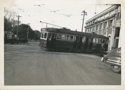 SECV Geelong 31 running out of depot