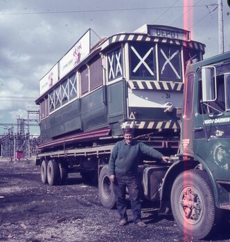 moving tram 31