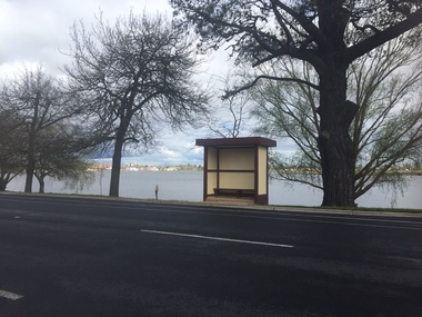  Tram stop shelter with flat roof - Wendouree Parade near Dowling St.