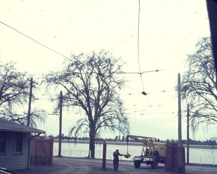 moving tram 31