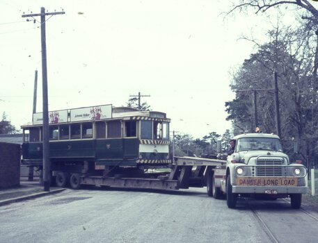 moving tram 31