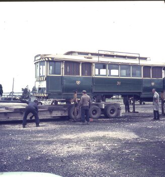 moving tram 31