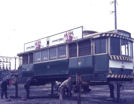 moving tram 31