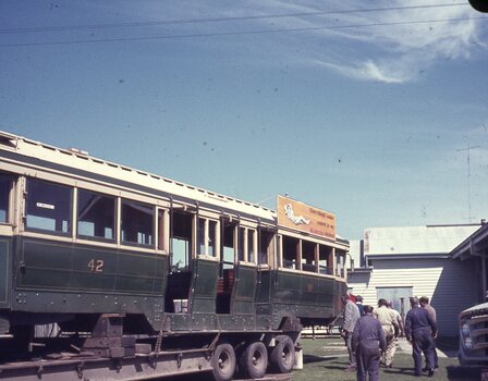 moving tram 42