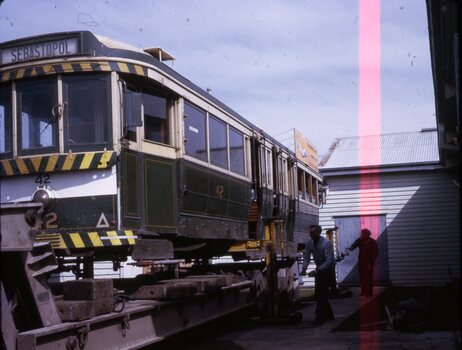 moving tram 42