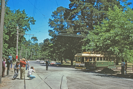 BTPS tram 27 making its first trip across Wendouree Parade 