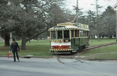 Tram 33 running out 