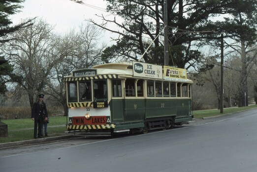 tram33 at Carlton St