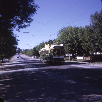 No. 34 and 37 crossing at the Duncan St loop in Drummond St North