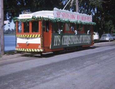 Myer Christmas tram No. 18 - Wendouree Parade