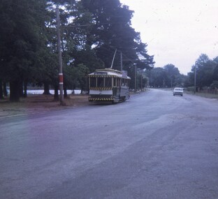 No. 26 eastbound in Wendouree Parade nearing Forest St.