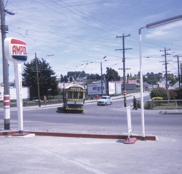 Bogie tram turning from Main St into Barkly St