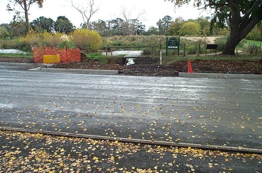 Wendouree Parade roadworks - April and May 2003.