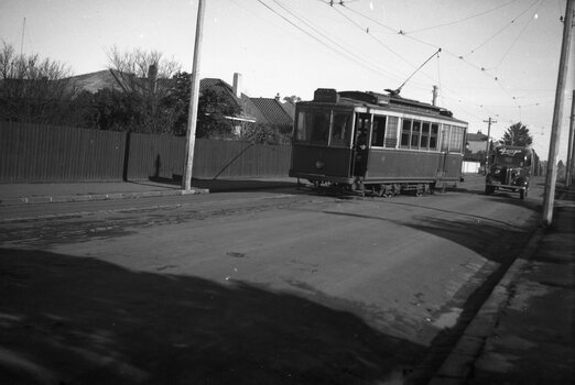 Geelong No. 1 leaving crossing loop in Aphrasia St