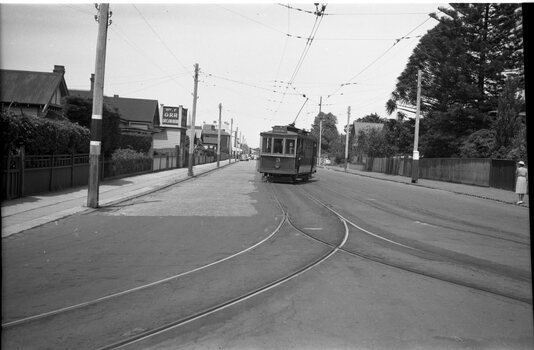 SECV Geelong 3 in Aberdeen St at junction with Pakington St