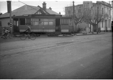 SECV four wheel tram turning from Aphrasia into Pakington St.