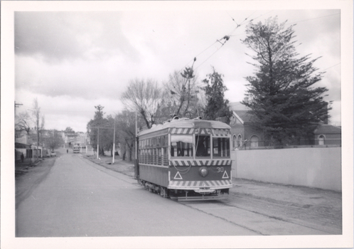 Tram 30 on the single track extension at Eaglehawk.