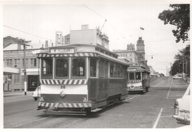 Black and White - trams 26 and 33 City Loop Sturt St