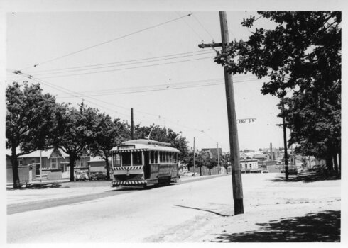 Black and White - tram 17 Victoria St and East St