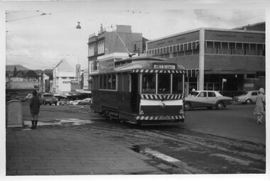 Black and White - tram 17 Sturt and Lydiard Sts City.