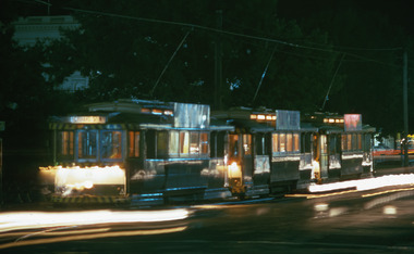 Night scene - Sturt St  - three single truckers