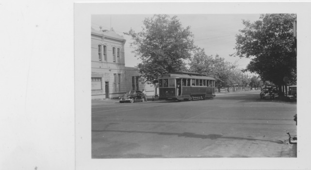 Tram 19 - Cnr Drummond St South and Sturt St