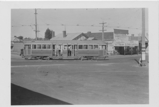 Ballarat tram no.35 at cnr of Barkly & Main Sts