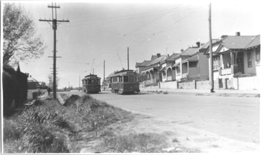 Ballarat No. 20 (Mt Pleasant) and No. 26 (Gardens) crossing at the Grant St loop,