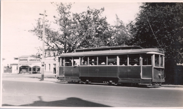 Ballarat No. 26 east bound in Sturt St at Drummond St