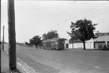 Geelong tram inbound Mercer Street.