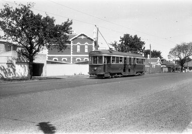 Tram 38 Mercer Street, near The Esplanade.