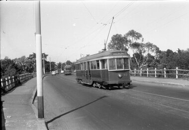 Geelong trams 33 & 40 Barwon Bridge.
