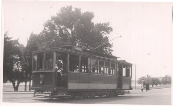 Geelong tram 10 at Beach