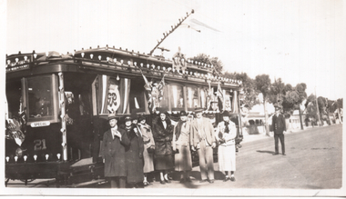 Bendigo tram 21 decorated for the 1937 Coronation - launch