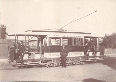 ESCo Bendigo tram and crew 1908