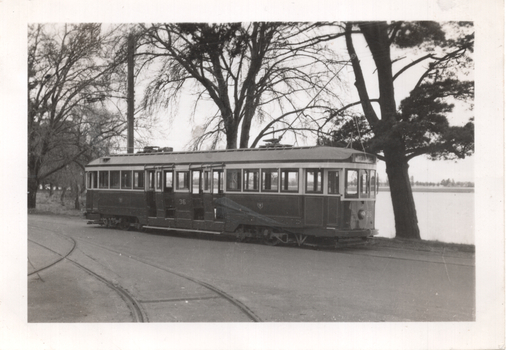 Ballarat tram 36 Wendouree Parade