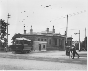 Geelong scrubber turning into Moorabool Street