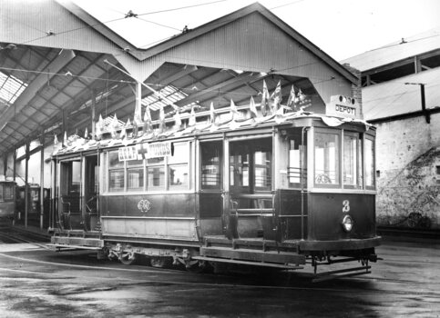 Geelong Tramways Duncan and Fraser tramcar No. 3 decorated with flags c.1916-1918